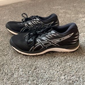 ASICS Gel-Cumulus Size 9